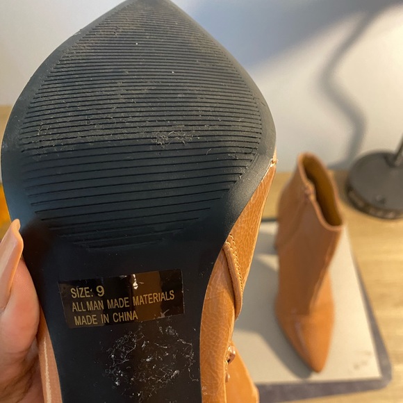 Beautiful nude booties - Picture 5 of 5